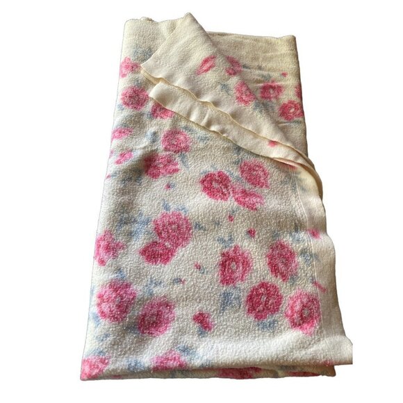 Vintage 1980's Pink Acrylic Twin Blanket Cabbage Rose Print - Picture 4 of 5